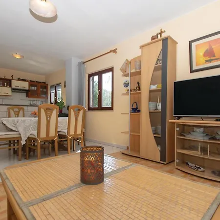 Lovely In With House Sea View Racisce